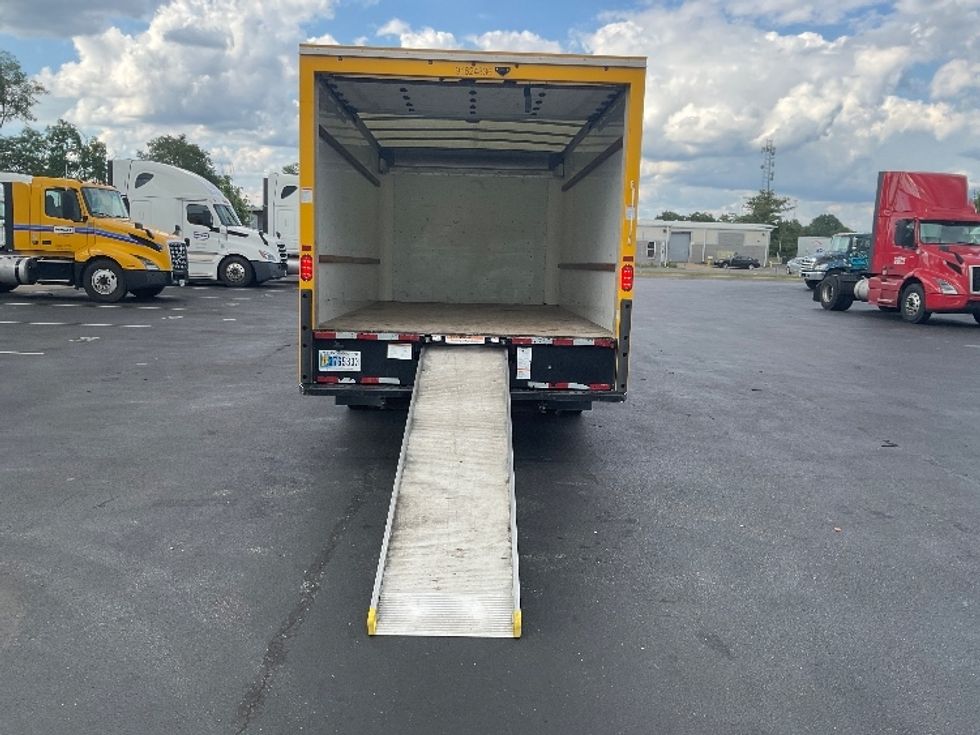 Light Duty Box Truck-Light and Medium Duty Trucks-GMC-2022-Savana G33903-New Castle-DE-79,615\n\t\tmiles-$ 28,500 - Image 9