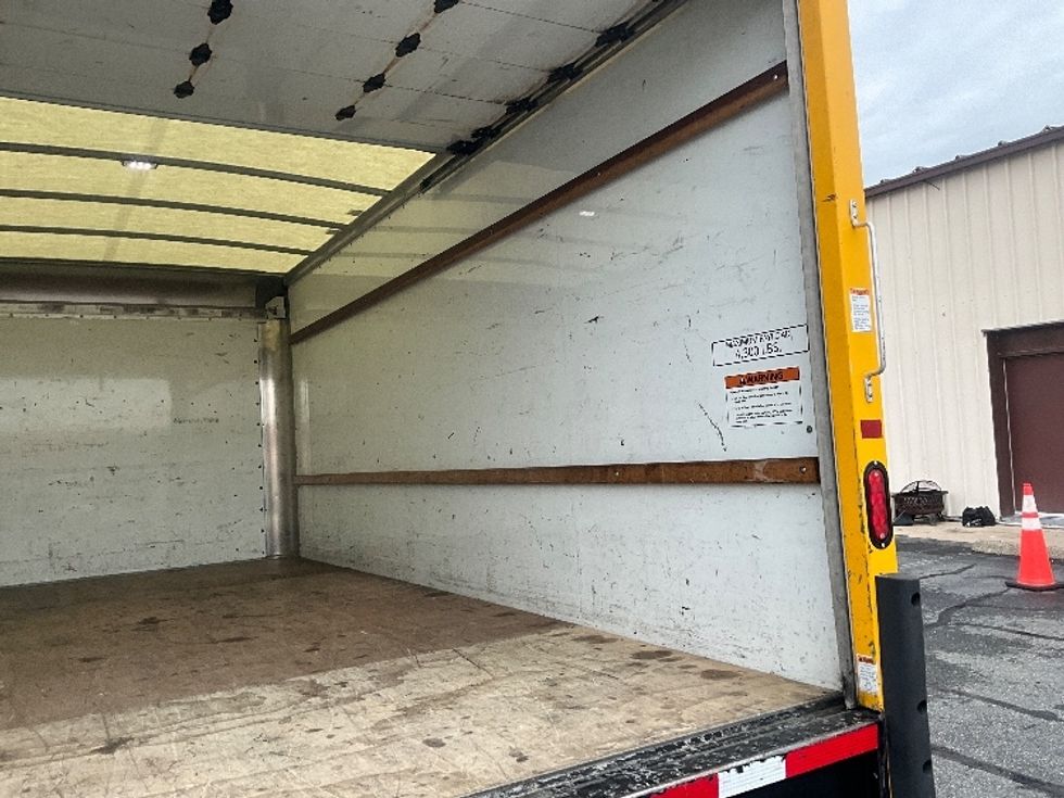 Light Duty Box Truck-Light and Medium Duty Trucks-GMC-2022-Savana G33903-New Castle-DE-87,954\n\t\tmiles-$ 29,000 - Image 11