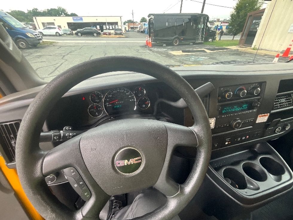 Light Duty Box Truck-Light and Medium Duty Trucks-GMC-2022-Savana G33903-New Castle-DE-87,954\n\t\tmiles-$ 29,000 - Image 17