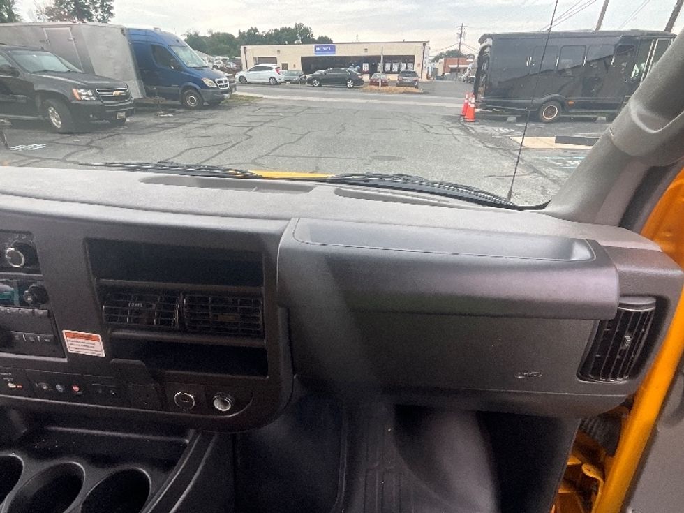 Light Duty Box Truck-Light and Medium Duty Trucks-GMC-2022-Savana G33903-New Castle-DE-87,954\n\t\tmiles-$ 29,000 - Image 20
