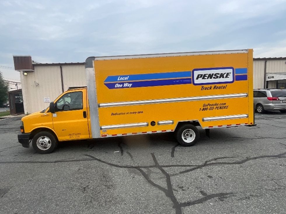 Light Duty Box Truck-Light and Medium Duty Trucks-GMC-2022-Savana G33903-New Castle-DE-87,954\n\t\tmiles-$ 29,000 - Image 4