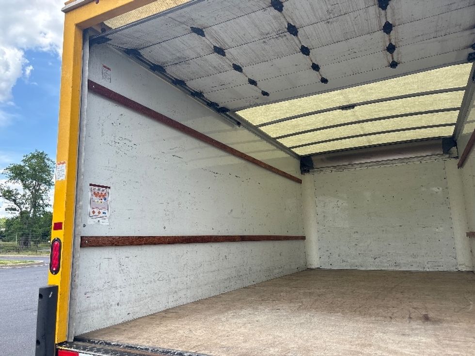 Light Duty Box Truck-Light and Medium Duty Trucks-GMC-2022-Savana G33903-New Castle-DE-99,201\n\t\tmiles-$ 27,750 - Image 11