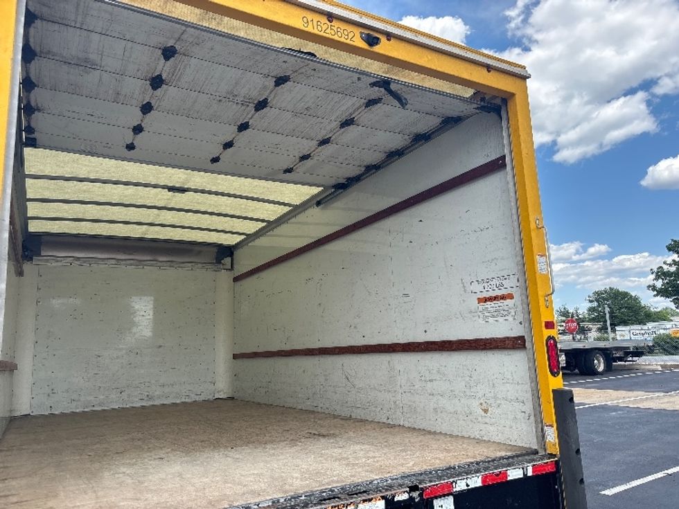 Light Duty Box Truck-Light and Medium Duty Trucks-GMC-2022-Savana G33903-New Castle-DE-99,201\n\t\tmiles-$ 27,750 - Image 12