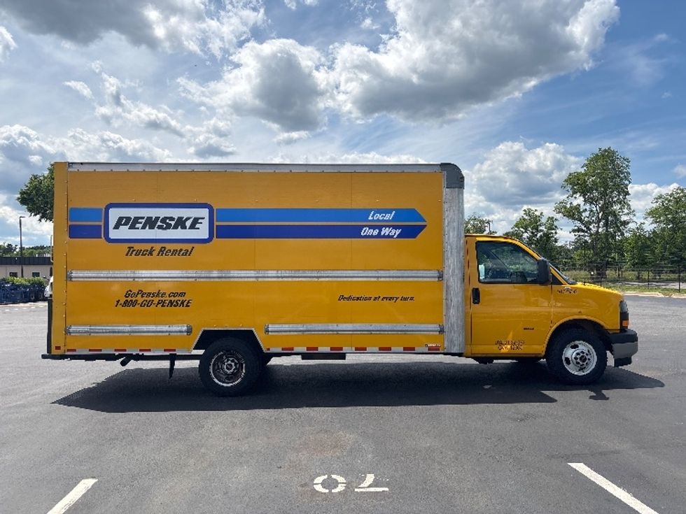 Light Duty Box Truck-Light and Medium Duty Trucks-GMC-2022-Savana G33903-New Castle-DE-99,201\n\t\tmiles-$ 27,750 - Image 15