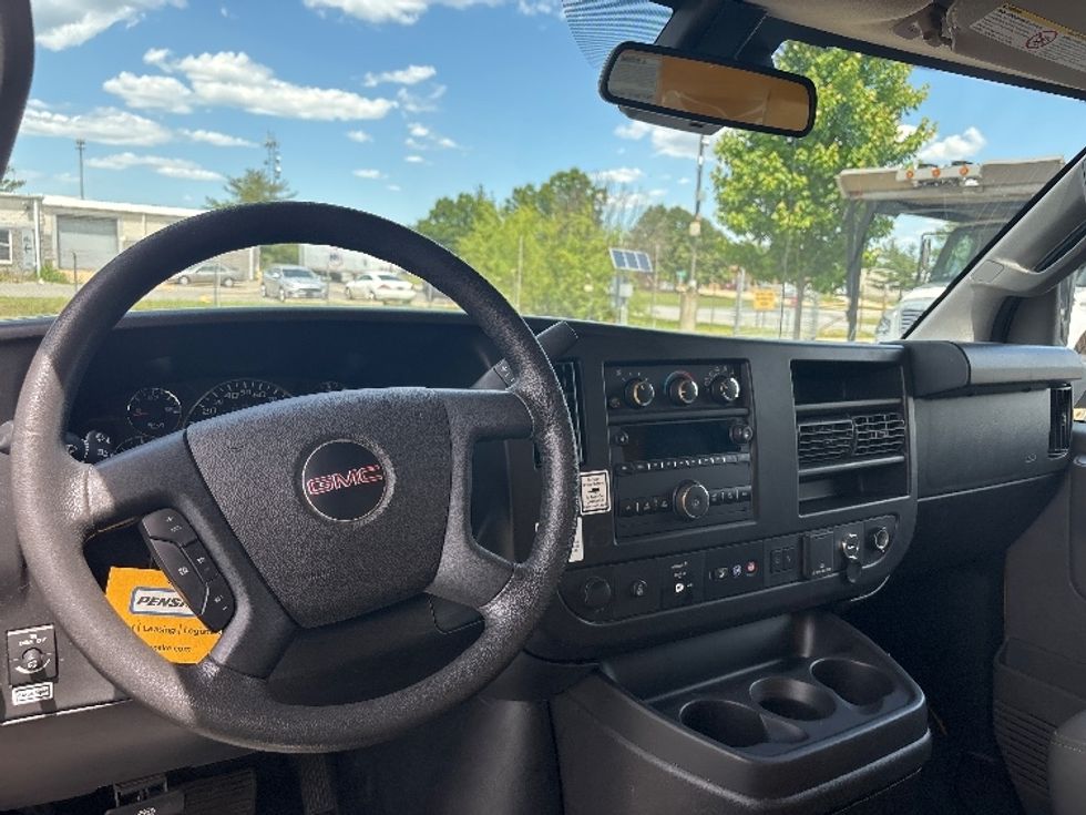Light Duty Box Truck-Light and Medium Duty Trucks-GMC-2022-Savana G33903-New Castle-DE-99,201\n\t\tmiles-$ 27,750 - Image 18