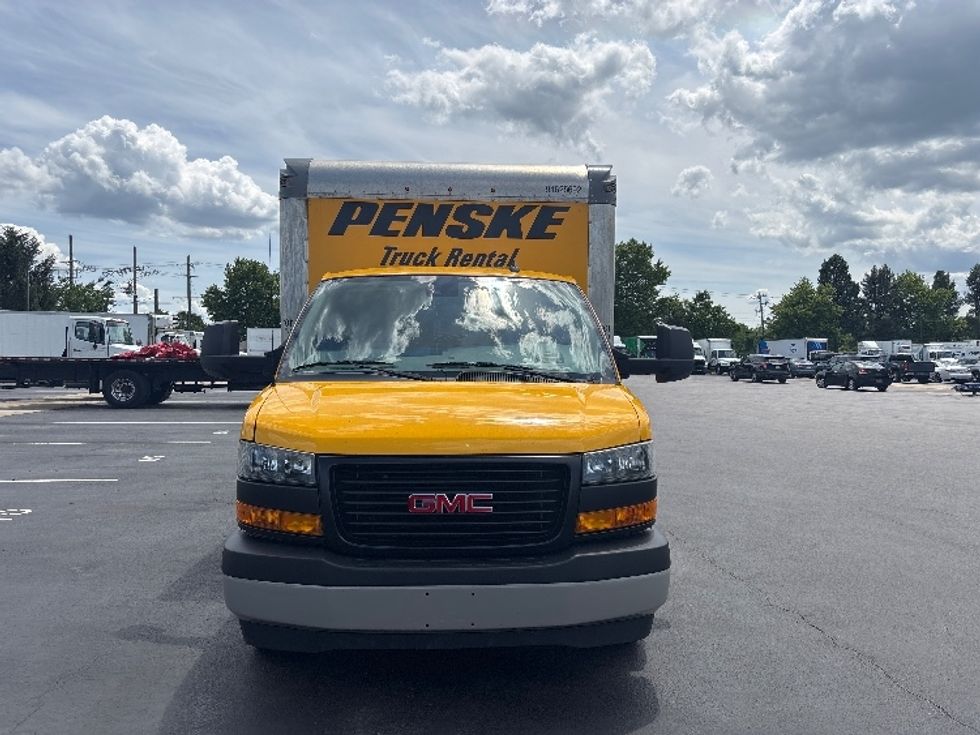 Light Duty Box Truck-Light and Medium Duty Trucks-GMC-2022-Savana G33903-New Castle-DE-99,201\n\t\tmiles-$ 27,750 - Image 2
