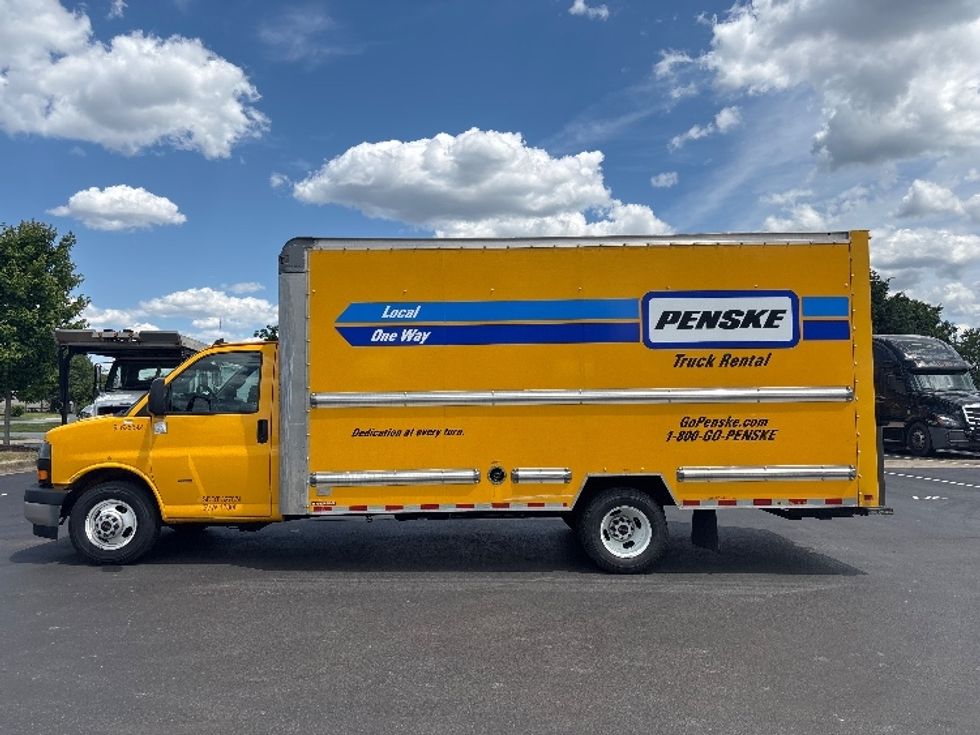 Light Duty Box Truck-Light and Medium Duty Trucks-GMC-2022-Savana G33903-New Castle-DE-99,201\n\t\tmiles-$ 27,750 - Image 4