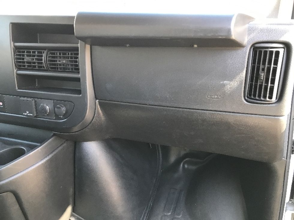 Light Duty Box Truck-Light and Medium Duty Trucks-GMC-2022-Savana G33903-Newport News-VA-28,453\n\t\tmiles-$ 51,750 - Image 20