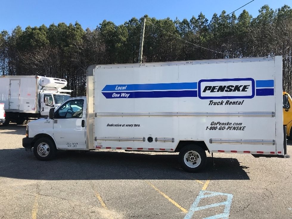 2022 Gmc Savana 3500 Cutaway photo 4