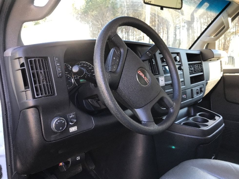 Light Duty Box Truck-Light and Medium Duty Trucks-GMC-2022-Savana G33903-Newport News-VA-28,953\n\t\tmiles-$ 51,750 - Image 16