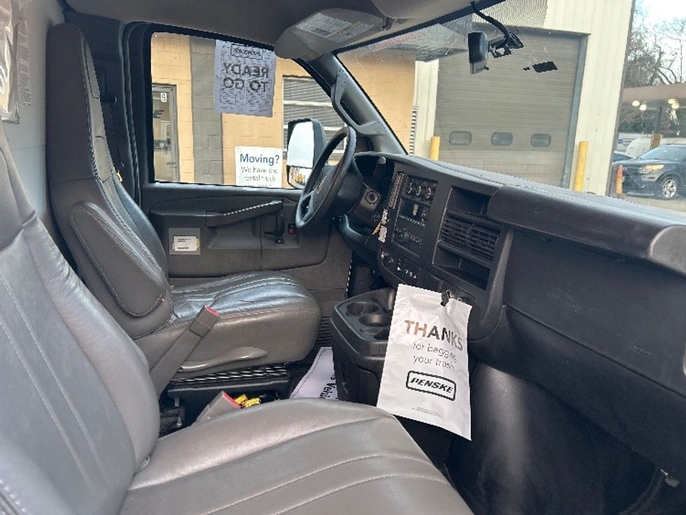 Light Duty Box Truck-Light and Medium Duty Trucks-GMC-2022-Savana G33903-Newport News-VA-44,777\n\t\tmiles-$ 43,750 - Image 22