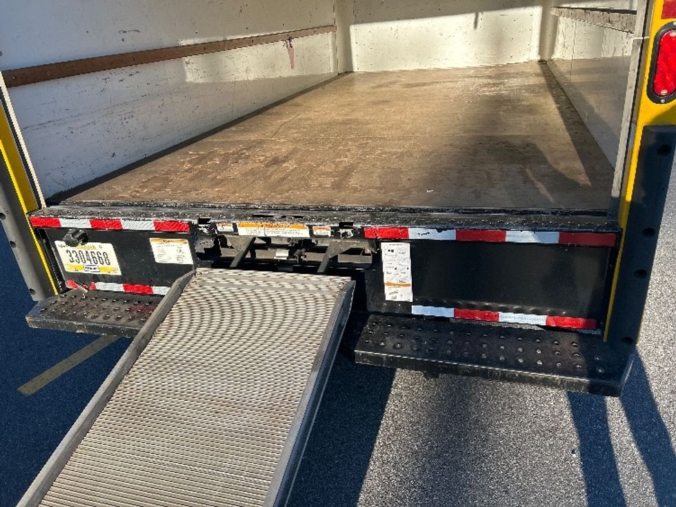 Light Duty Box Truck-Light and Medium Duty Trucks-GMC-2022-Savana G33903-Norcross-GA-109,935\n\t\tmiles-$ 28,750 - Image 10