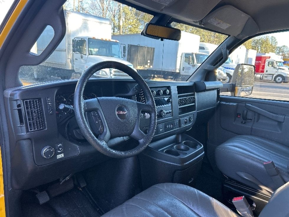 Light Duty Box Truck-Light and Medium Duty Trucks-GMC-2022-Savana G33903-Norcross-GA-109,935\n\t\tmiles-$ 28,750 - Image 17