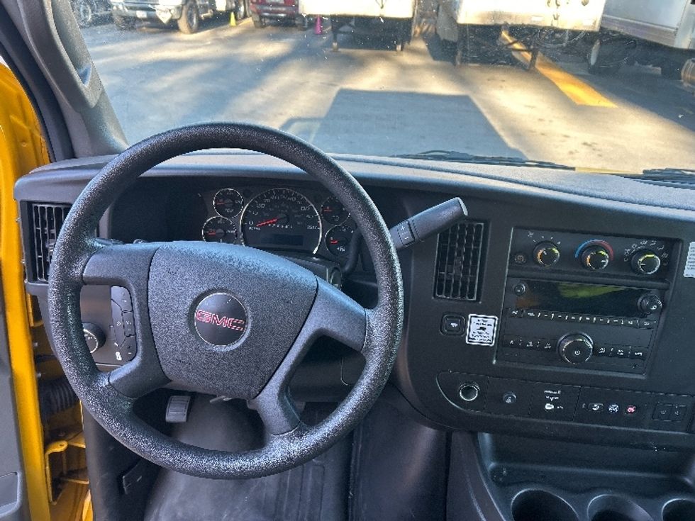 Light Duty Box Truck-Light and Medium Duty Trucks-GMC-2022-Savana G33903-Norcross-GA-109,935\n\t\tmiles-$ 28,750 - Image 18