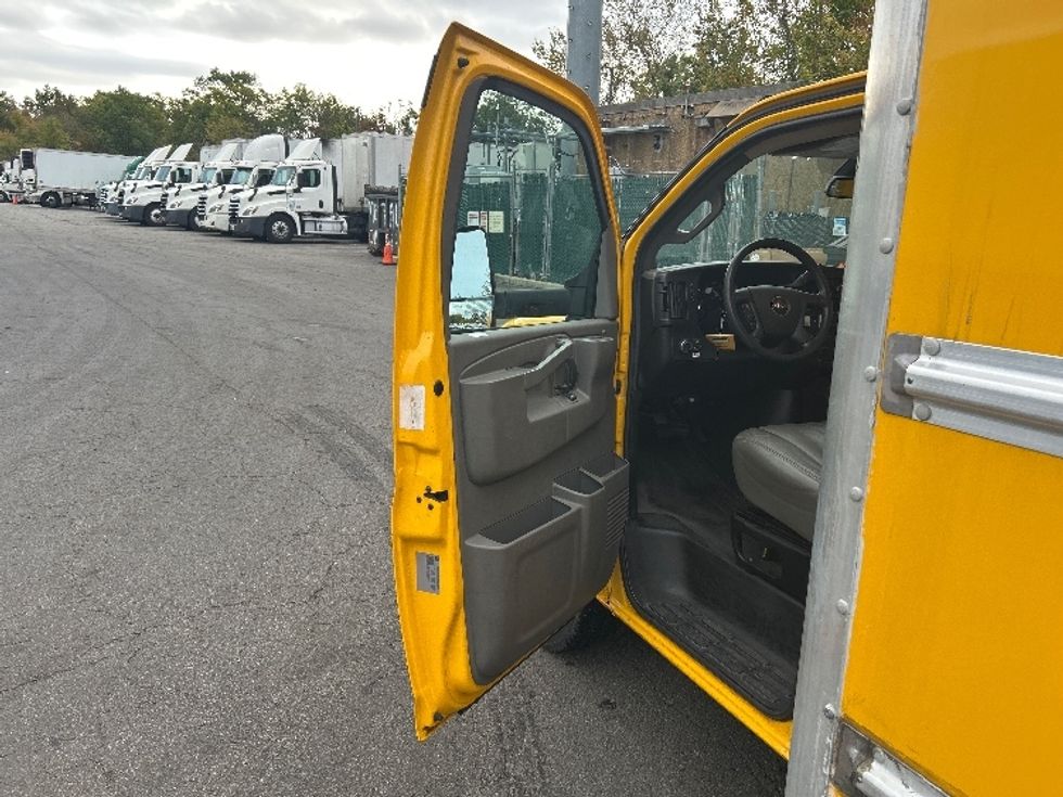 Light Duty Box Truck-Light and Medium Duty Trucks-GMC-2022-Savana G33903-North Bergen-NJ-104,572\n\t\tmiles-$ 25,750 - Image 13