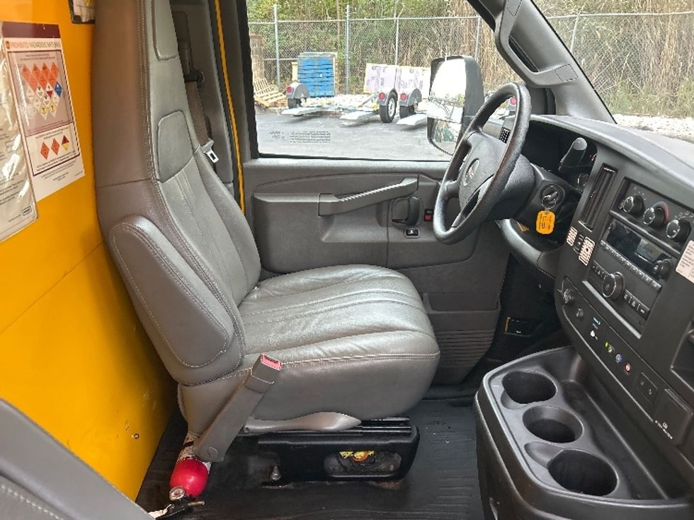 Light Duty Box Truck-Light and Medium Duty Trucks-GMC-2022-Savana G33903-North Bergen-NJ-104,572\n\t\tmiles-$ 25,750 - Image 19