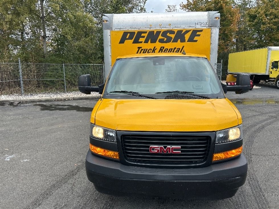 Light Duty Box Truck-Light and Medium Duty Trucks-GMC-2022-Savana G33903-North Bergen-NJ-104,572\n\t\tmiles-$ 25,750 - Image 2
