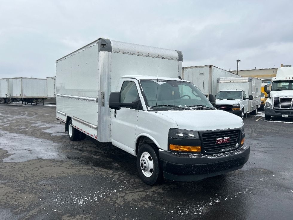 Light Duty Box Truck-Light and Medium Duty Trucks-GMC-2022-Savana G33903-Obetz-OH-100,338\n\t\tmiles-$ 33,000 - Image 1