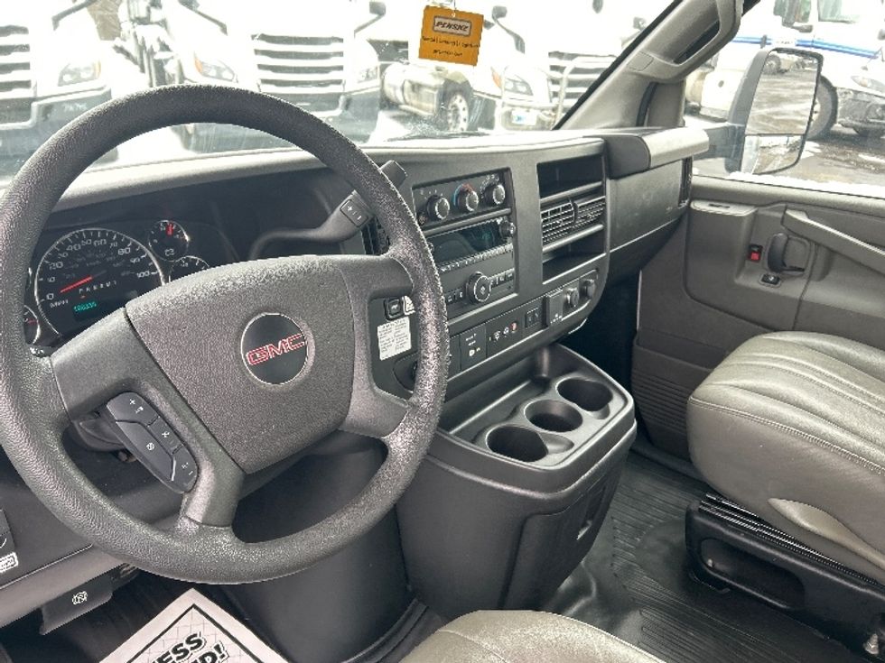 Light Duty Box Truck-Light and Medium Duty Trucks-GMC-2022-Savana G33903-Obetz-OH-100,338\n\t\tmiles-$ 33,000 - Image 17
