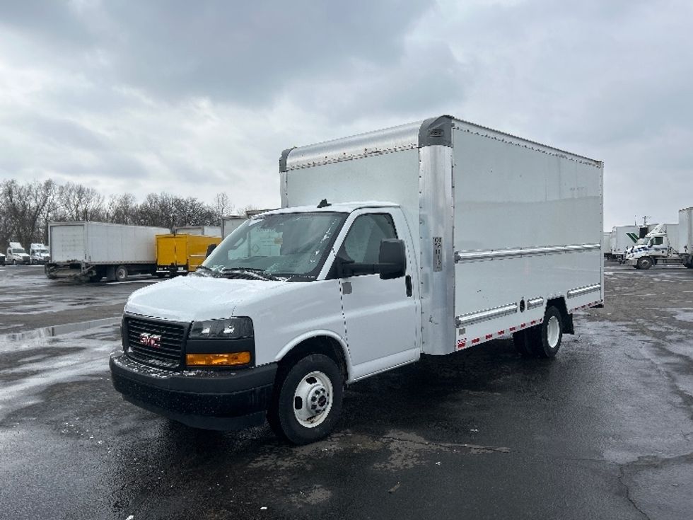 Light Duty Box Truck-Light and Medium Duty Trucks-GMC-2022-Savana G33903-Obetz-OH-100,338\n\t\tmiles-$ 33,000 - Image 3