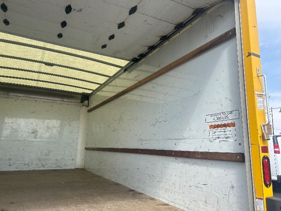 Light Duty Box Truck-Light and Medium Duty Trucks-GMC-2022-Savana G33903-Obetz-OH-68,156\n\t\tmiles-$ 33,000 - Image 11