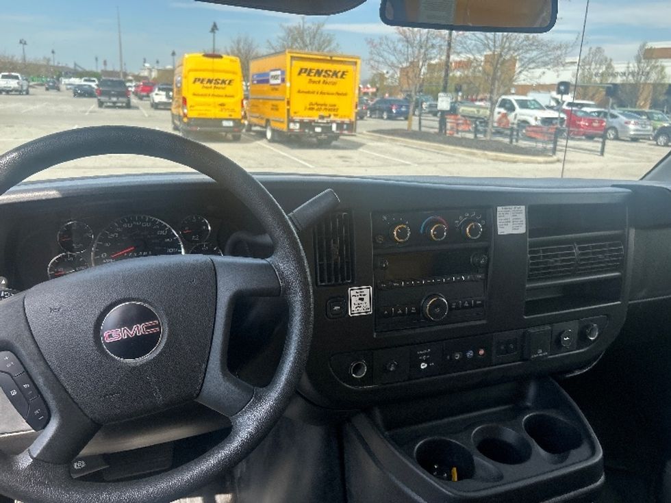 Light Duty Box Truck-Light and Medium Duty Trucks-GMC-2022-Savana G33903-Obetz-OH-68,156\n\t\tmiles-$ 33,000 - Image 17