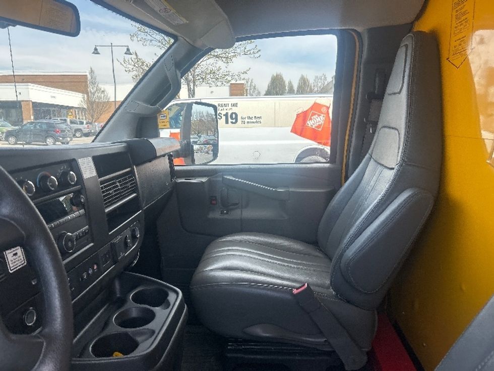 Light Duty Box Truck-Light and Medium Duty Trucks-GMC-2022-Savana G33903-Obetz-OH-68,156\n\t\tmiles-$ 33,000 - Image 18