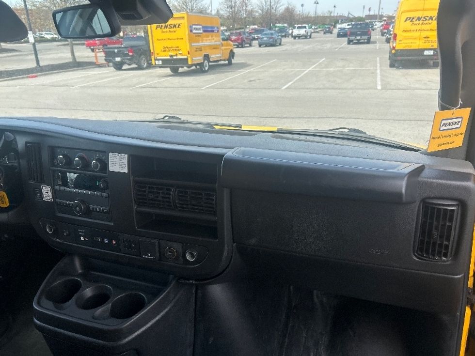 Light Duty Box Truck-Light and Medium Duty Trucks-GMC-2022-Savana G33903-Obetz-OH-68,156\n\t\tmiles-$ 33,000 - Image 20