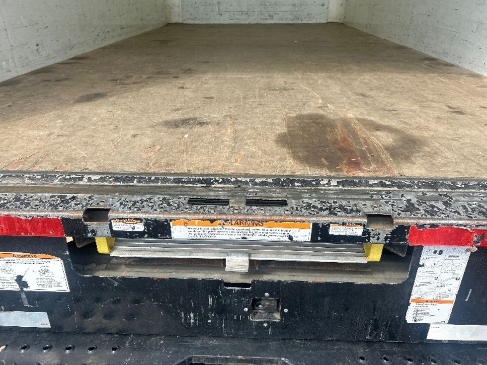 Light Duty Box Truck-Light and Medium Duty Trucks-GMC-2022-Savana G33903-Obetz-OH-68,156\n\t\tmiles-$ 33,000 - Image 9