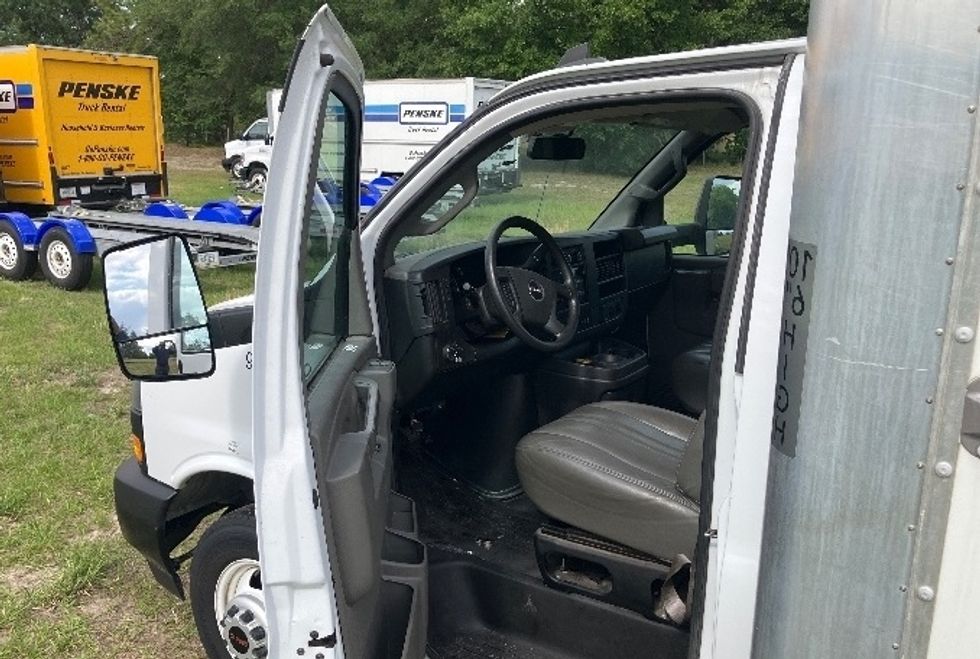 Light Duty Box Truck-Light and Medium Duty Trucks-GMC-2022-Savana G33903-Ocala-FL-50,500\n\t\tmiles-$ 40,750 - Image 16