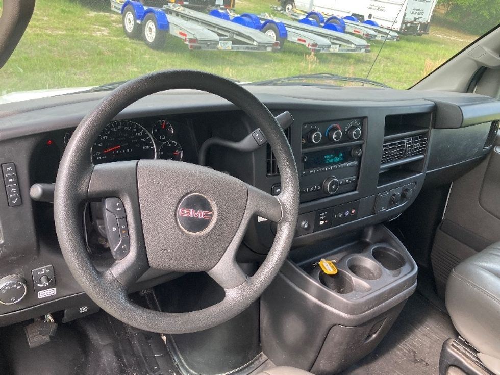 Light Duty Box Truck-Light and Medium Duty Trucks-GMC-2022-Savana G33903-Ocala-FL-50,500\n\t\tmiles-$ 40,750 - Image 18