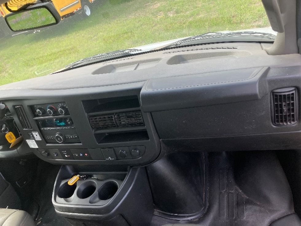 Light Duty Box Truck-Light and Medium Duty Trucks-GMC-2022-Savana G33903-Ocala-FL-50,500\n\t\tmiles-$ 40,750 - Image 21