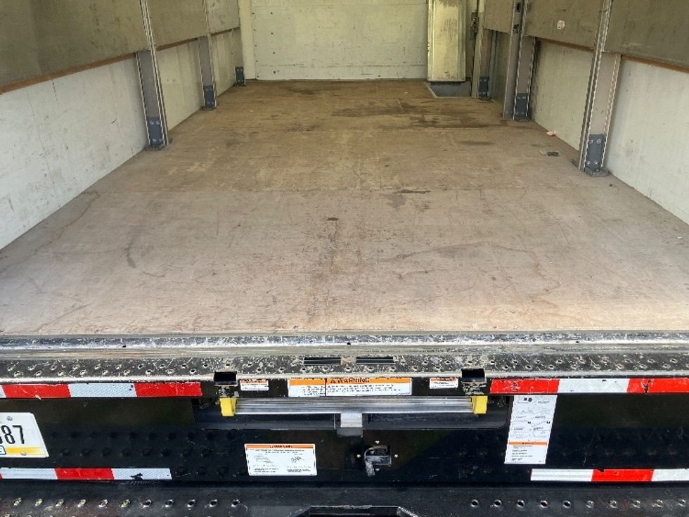 Light Duty Box Truck-Light and Medium Duty Trucks-GMC-2022-Savana G33903-Ocala-FL-50,500\n\t\tmiles-$ 40,750 - Image 9