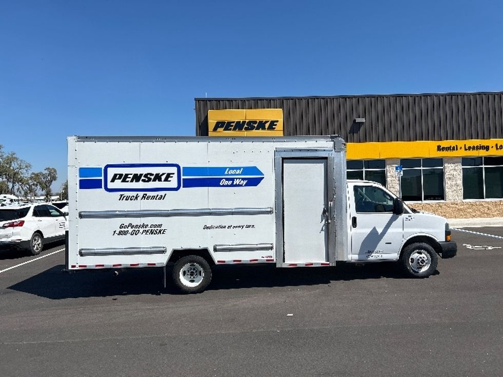 Light Duty Box Truck-Light and Medium Duty Trucks-GMC-2022-Savana G33903-Ocala-FL-59,227\n\t\tmiles-$ 42,000 - Image 15