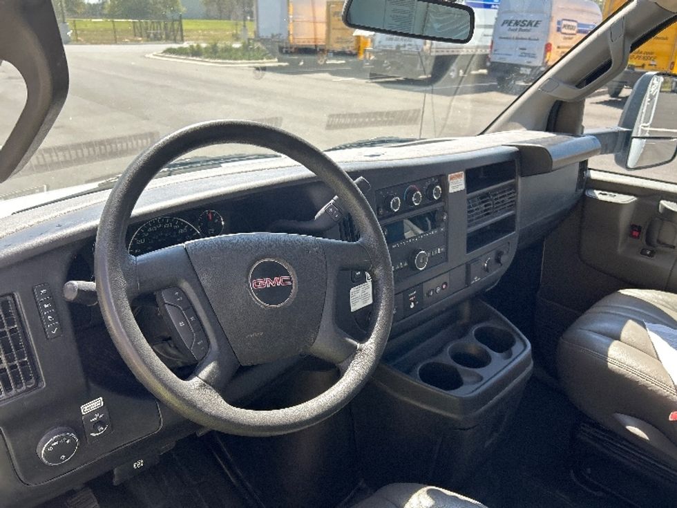 Light Duty Box Truck-Light and Medium Duty Trucks-GMC-2022-Savana G33903-Ocala-FL-59,227\n\t\tmiles-$ 42,000 - Image 17