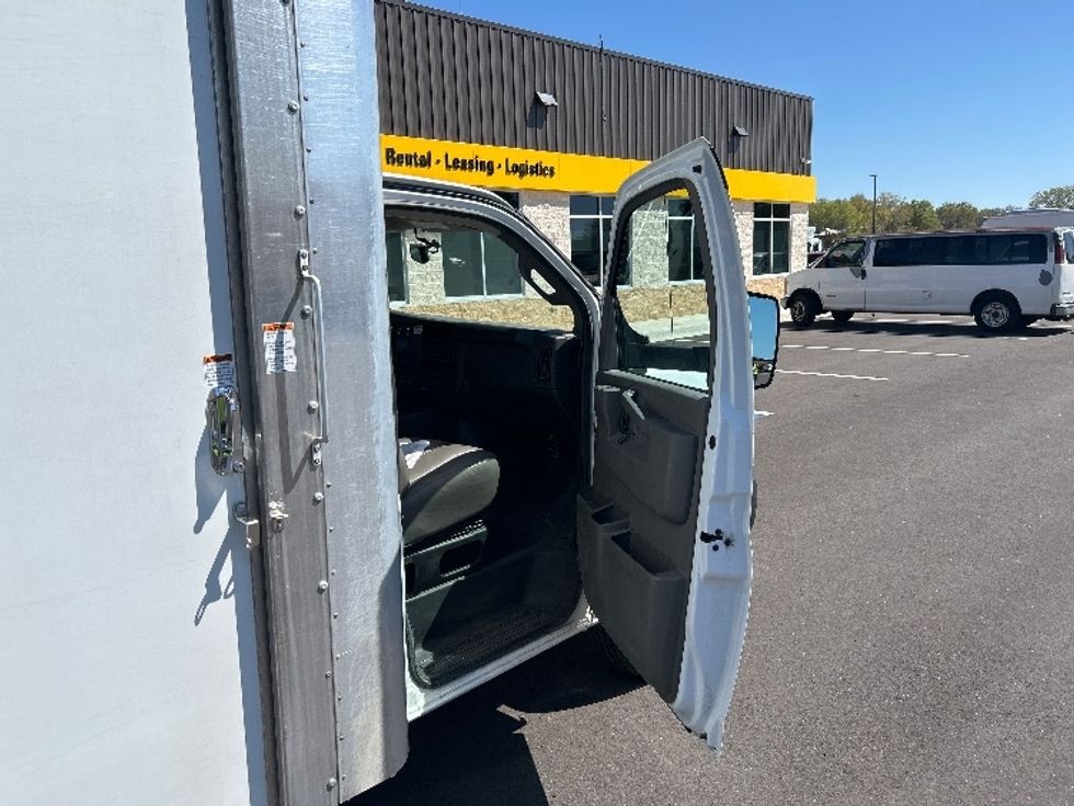 Light Duty Box Truck-Light and Medium Duty Trucks-GMC-2022-Savana G33903-Ocala-FL-59,227\n\t\tmiles-$ 42,000 - Image 20