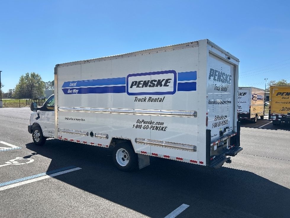 Light Duty Box Truck-Light and Medium Duty Trucks-GMC-2022-Savana G33903-Ocala-FL-59,227\n\t\tmiles-$ 42,000 - Image 6