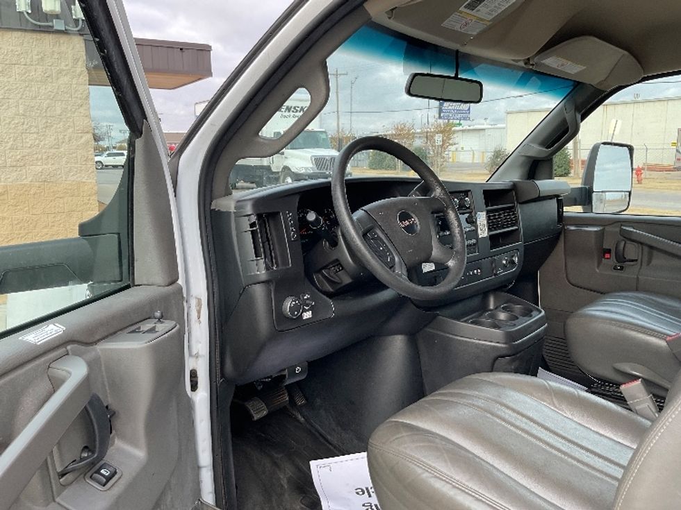 Light Duty Box Truck-Light and Medium Duty Trucks-GMC-2022-Savana G33903-Oklahoma City-OK-60,000\n\t\tmiles-$ 45,000 - Image 16
