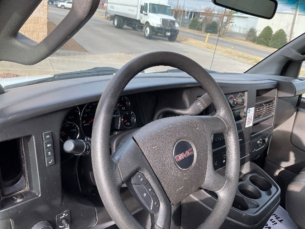 Light Duty Box Truck-Light and Medium Duty Trucks-GMC-2022-Savana G33903-Oklahoma City-OK-60,000\n\t\tmiles-$ 45,000 - Image 18