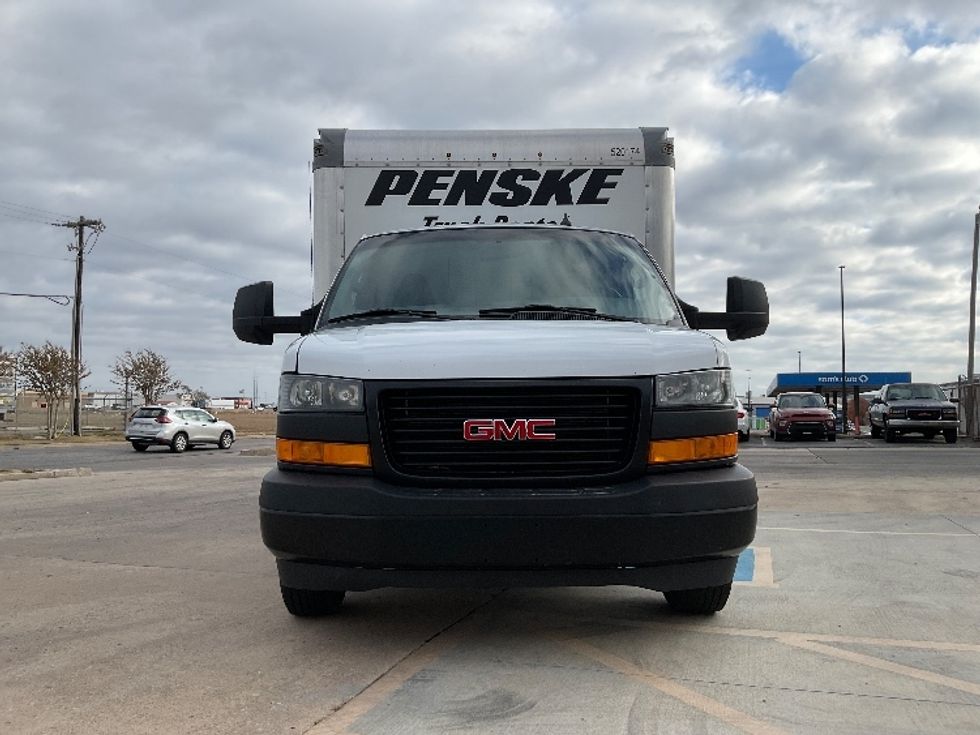 Light Duty Box Truck-Light and Medium Duty Trucks-GMC-2022-Savana G33903-Oklahoma City-OK-60,000\n\t\tmiles-$ 45,000 - Image 2
