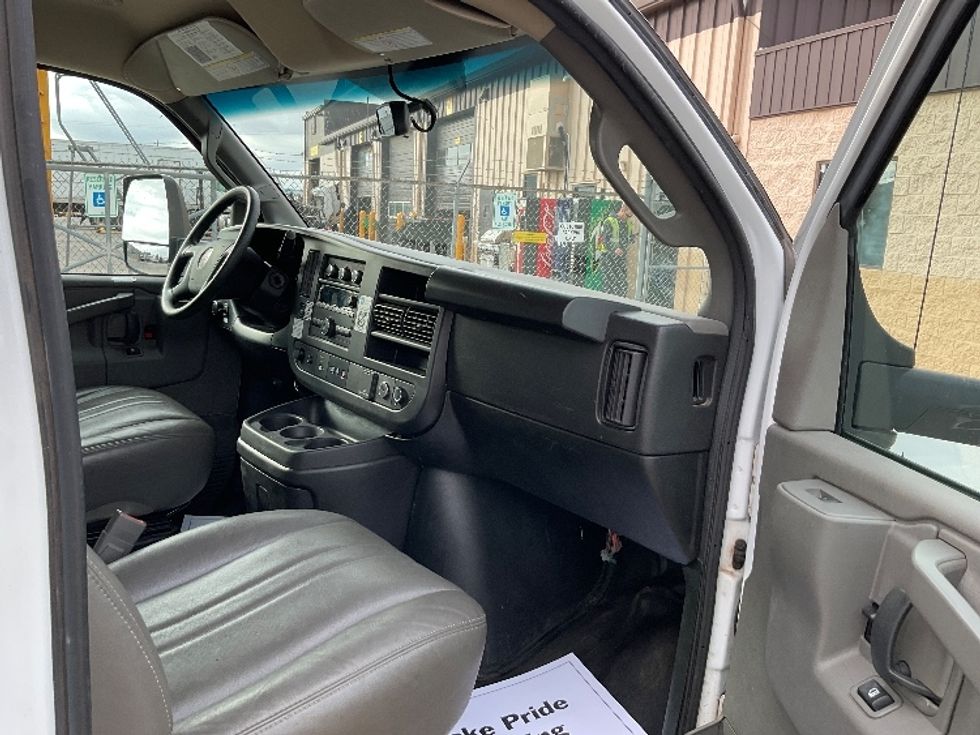 Light Duty Box Truck-Light and Medium Duty Trucks-GMC-2022-Savana G33903-Oklahoma City-OK-60,000\n\t\tmiles-$ 45,000 - Image 20