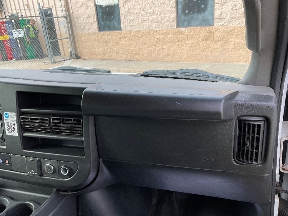 Light Duty Box Truck-Light and Medium Duty Trucks-GMC-2022-Savana G33903-Oklahoma City-OK-60,000\n\t\tmiles-$ 45,000 - Image 21