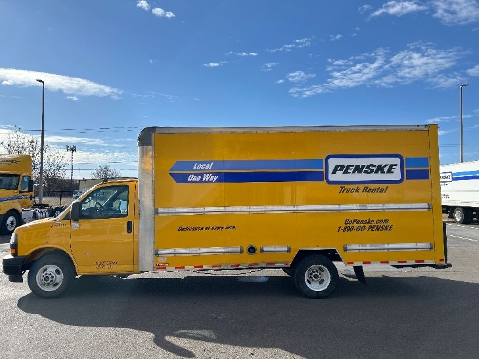 Light Duty Box Truck-Light and Medium Duty Trucks-GMC-2022-Savana G33903-Oklahoma City-OK-86,981\n\t\tmiles-$ 29,750 - Image 4