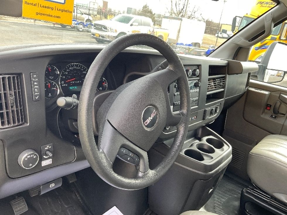 Light Duty Box Truck-Light and Medium Duty Trucks-GMC-2022-Savana G33903-Oklahoma City-OK-90,620\n\t\tmiles-$ 32,750 - Image 15