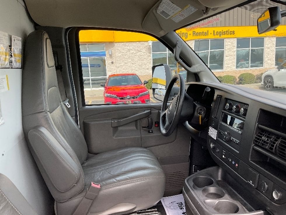 Light Duty Box Truck-Light and Medium Duty Trucks-GMC-2022-Savana G33903-Oklahoma City-OK-90,620\n\t\tmiles-$ 32,750 - Image 20