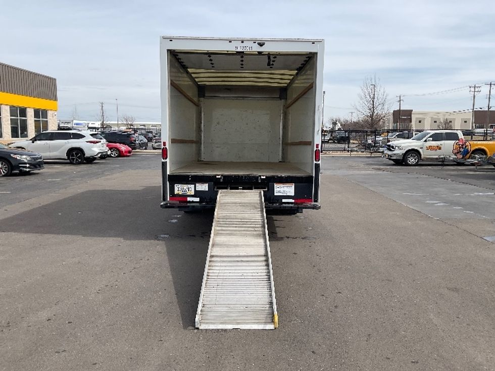 Light Duty Box Truck-Light and Medium Duty Trucks-GMC-2022-Savana G33903-Oklahoma City-OK-90,620\n\t\tmiles-$ 32,750 - Image 8