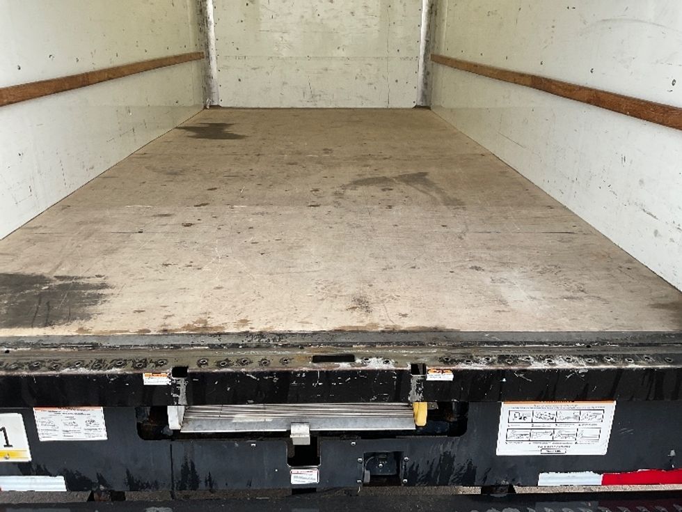 Light Duty Box Truck-Light and Medium Duty Trucks-GMC-2022-Savana G33903-Oklahoma City-OK-90,620\n\t\tmiles-$ 32,750 - Image 9