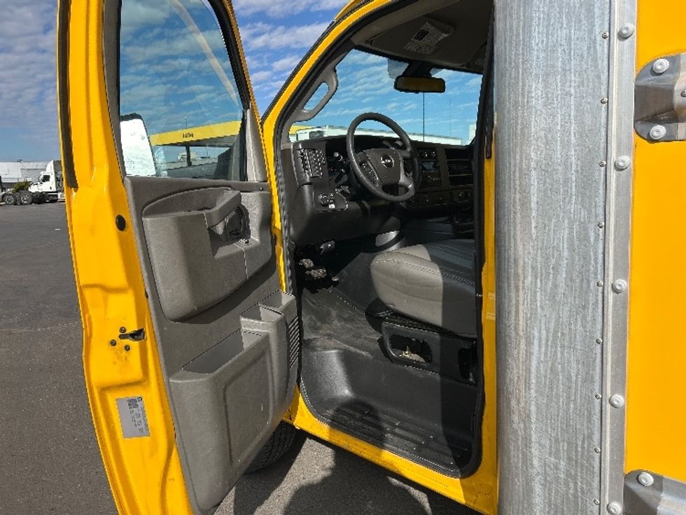 Light Duty Box Truck-Light and Medium Duty Trucks-GMC-2022-Savana G33903-Oklahoma City-OK-96,807\n\t\tmiles-$ 28,750 - Image 13