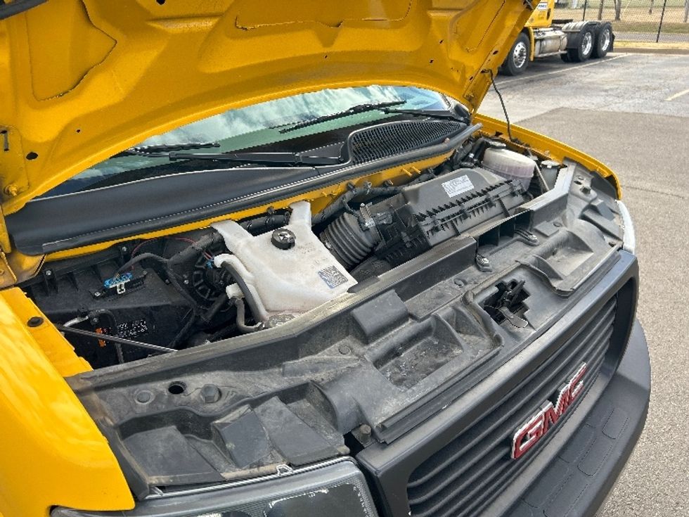 Light Duty Box Truck-Light and Medium Duty Trucks-GMC-2022-Savana G33903-Oklahoma City-OK-96,807\n\t\tmiles-$ 28,750 - Image 20