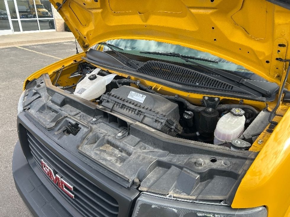 Light Duty Box Truck-Light and Medium Duty Trucks-GMC-2022-Savana G33903-Oklahoma City-OK-96,807\n\t\tmiles-$ 28,750 - Image 21